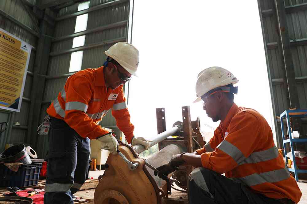 5 Alat Pertambangan Emas yang Wajib Ada