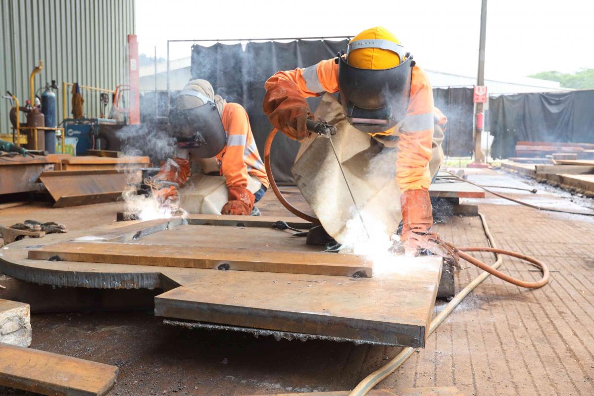 begini-cara-mengolah-emas-mentah-agincourt