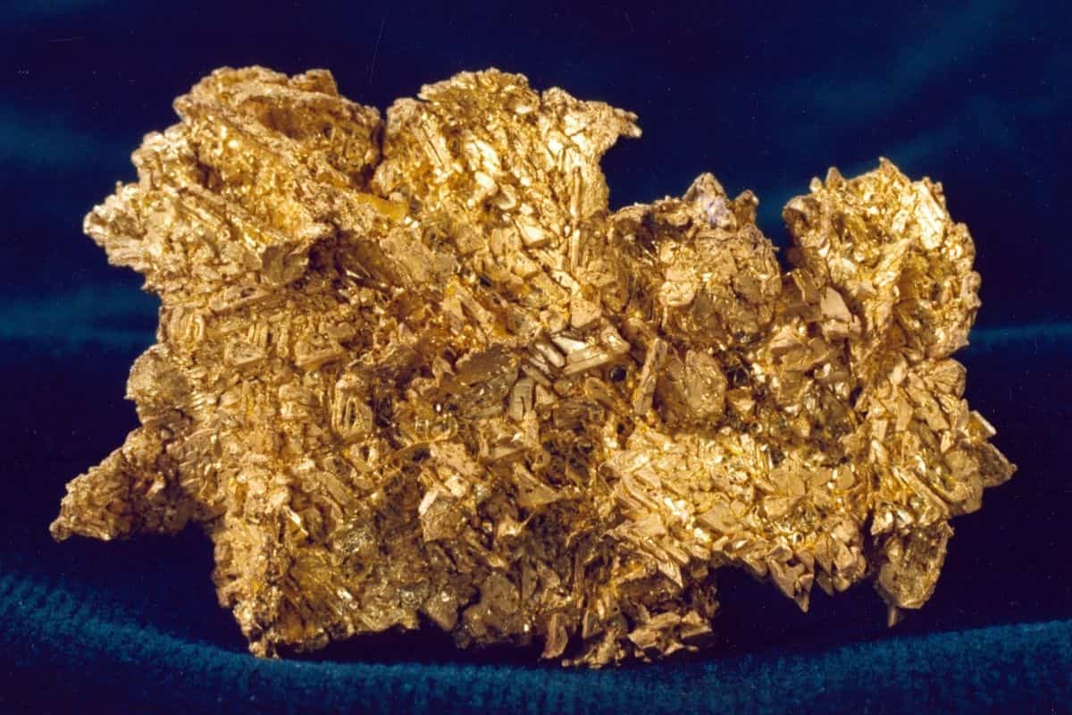 fakta-unik-dan-sifat-emas-yang-jarang-diketahui-agincourt