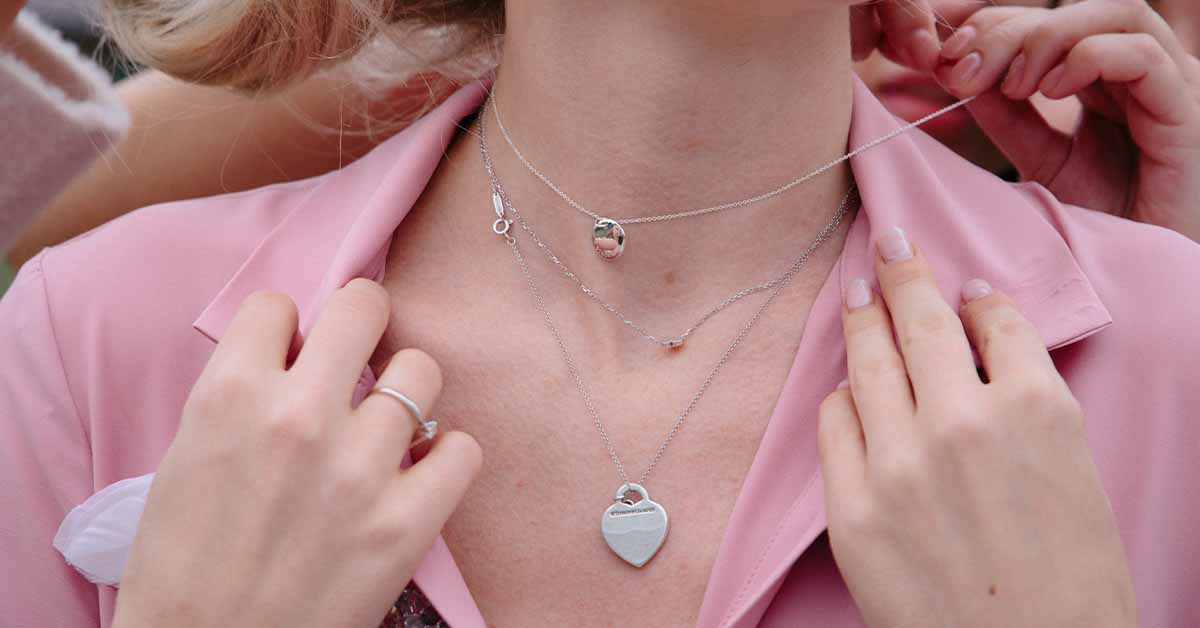 begini-ciri-ciri-kalung-emas-putih-asli-yang-jarang-diketahui-agincourt