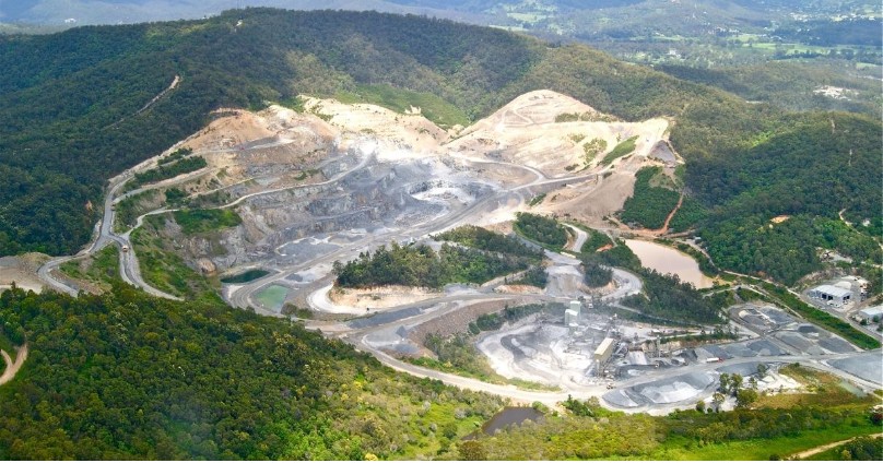 fungsi-tanaman-penutup-tanah-untuk-reklamasi-pasca-tambang-agincourt