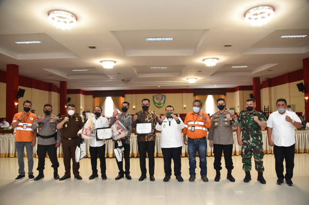 Penyerahan Penghargaan Penanganan Covid19 Pemkab Tapsel