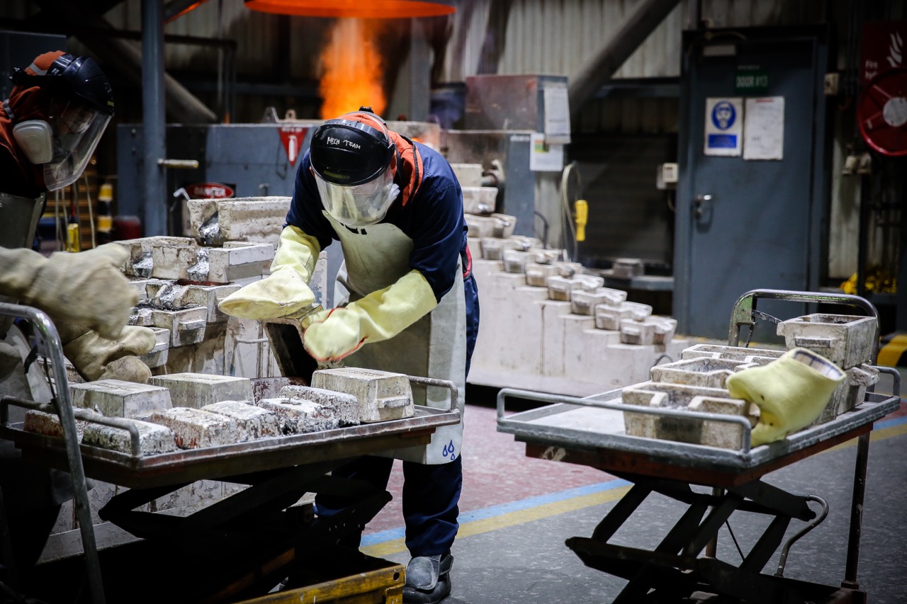 The History of Gold Usage in Medicine 