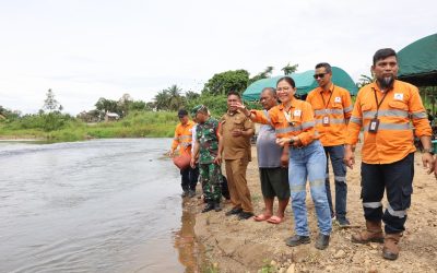 Thousands of Jurung Fish Seeds were Released in Lubuk Larangan to Preserve Biodiversity 
