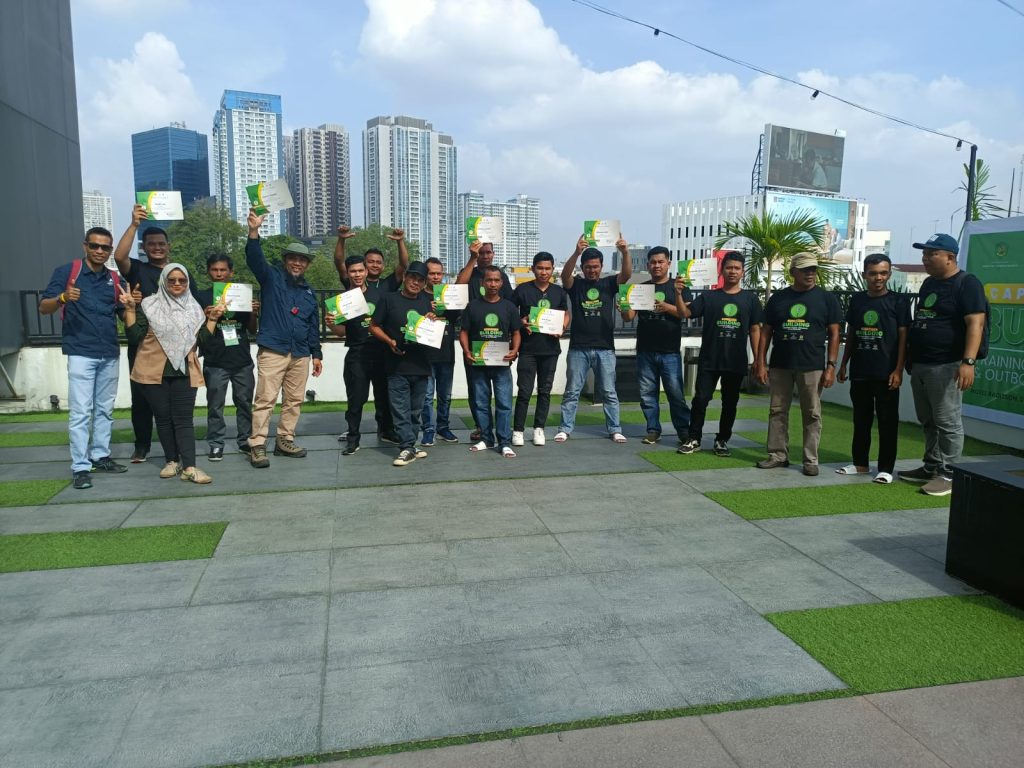 Integrated Team Monitoring the Quality of Martabe Gold Mine’s Processed Water Received Public Speaking Training Content 3