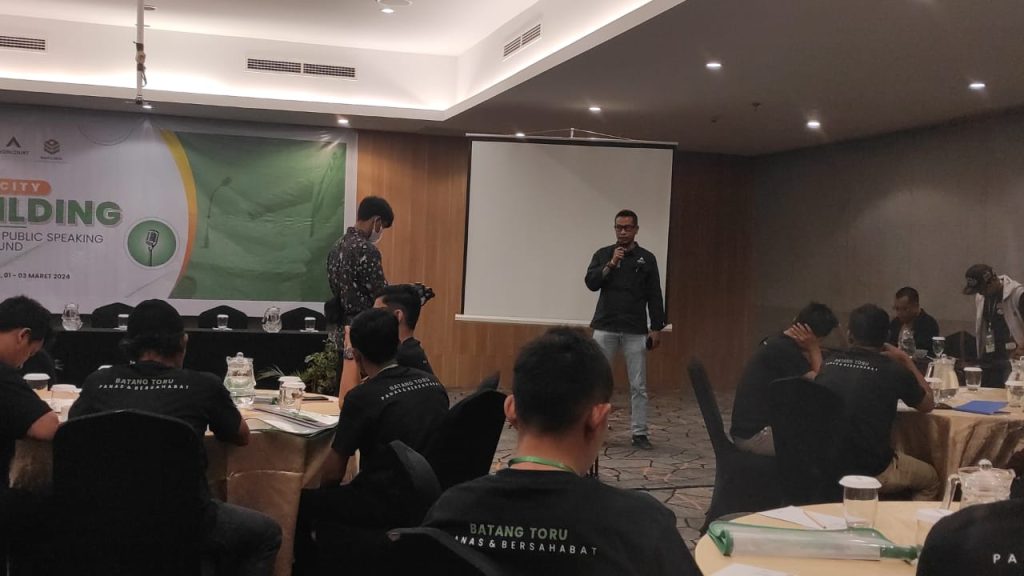 Integrated Team Monitoring the Quality of Martabe Gold Mine’s Processed Water Received Public Speaking Training Content 2