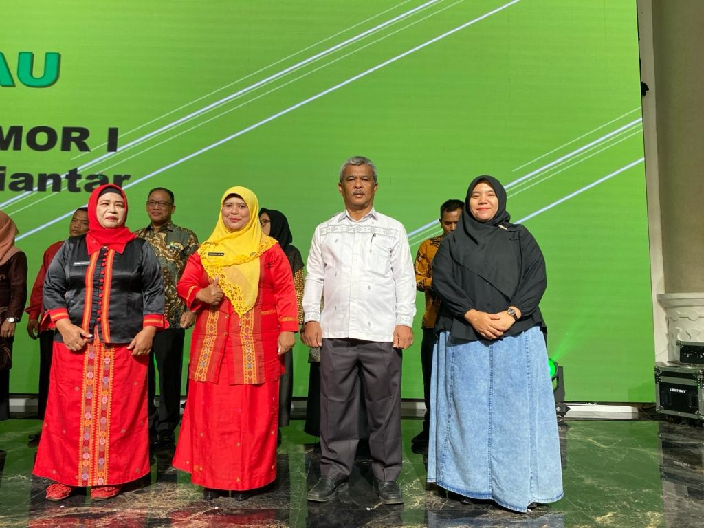 Agincourt Resources Received PROPER Hijau Certificate and Three Fostered Schools Achieve Adiwiyata 2023 Award Content 6