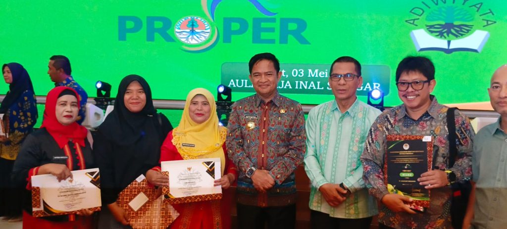Agincourt Resources Received PROPER Hijau Certificate and Three Fostered Schools Achieve Adiwiyata 2023 Award Content 7