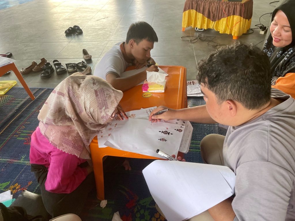 Community Received Henna Art Training to Enhance Local Economic Development Content 2