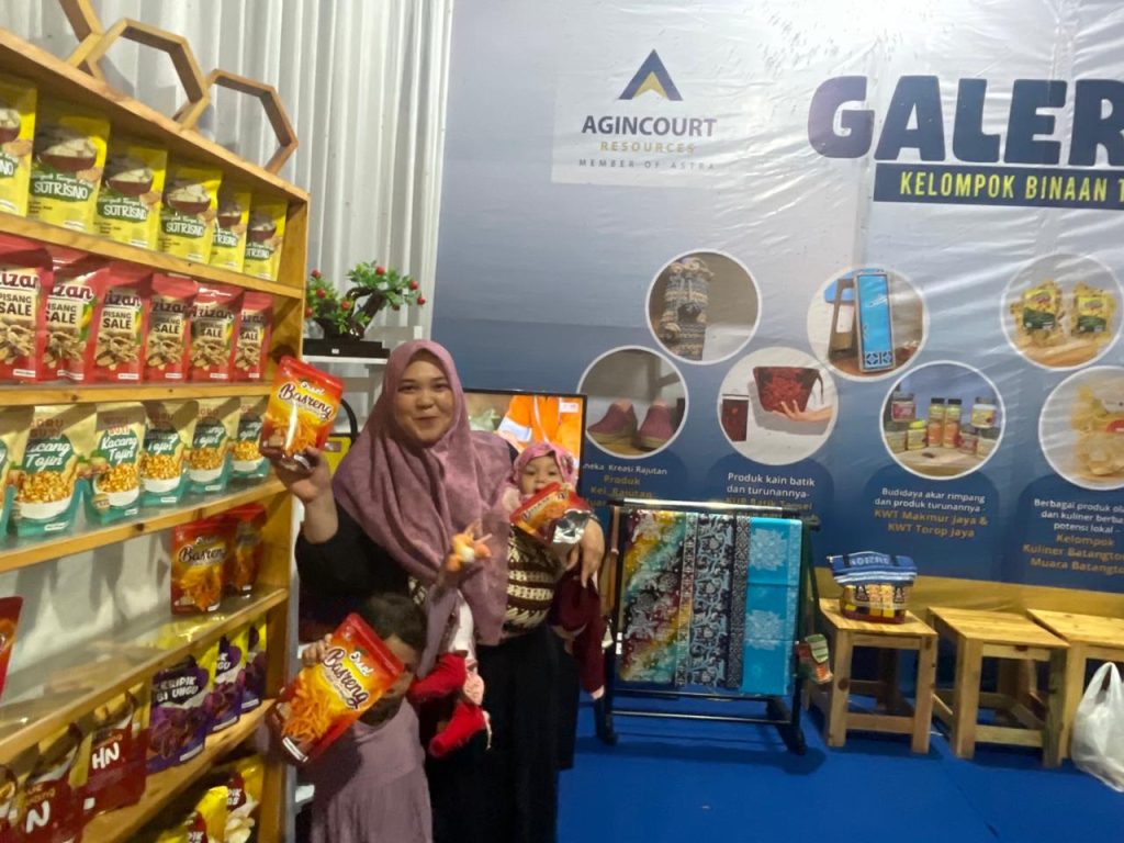 SMEs Fostered by Agincourt Resources Marketed Products at the 56th South Tapanuli MTQ Content 4