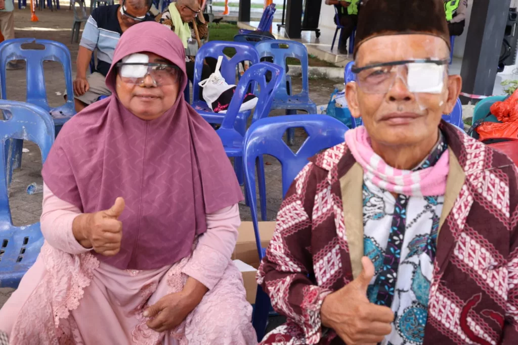 Ahmad Simanjuntak & Rosida - Naga Juang District