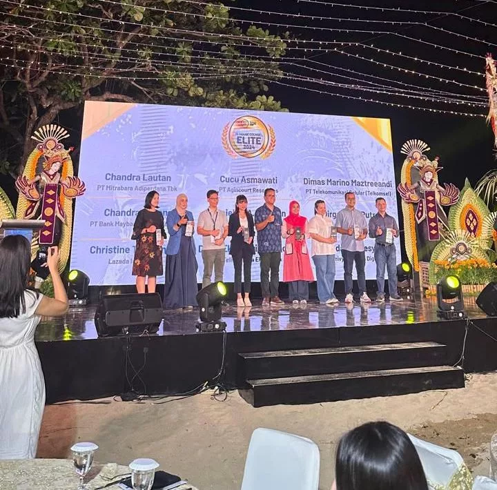 Cucu Asmawati, who serves as Superintendent of Legal at Agincourt Resources, received a prestigious award as one of the inspiring leaders. This recognition was given at the Indonesian In-House Counsel Summit & Awards 2024, themed "Exclusive Networking, Gala Dinner with Inspirational Talks & In-House Counsel Elite 2024 Appreciation Night." The prestigious event was held at the Temple Garden, The Westin Resort Nusa Dua Bali, on Thursday, October 17, 2024, and was supported by Siregar Setiawan Manalu Partnership. 