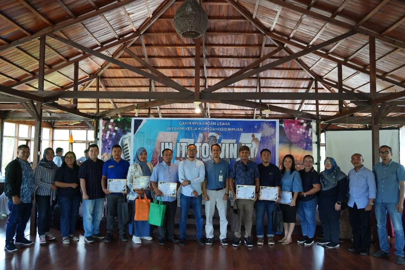 Agincourt Resources won the Badan Usaha Award for Best Data Updates from BPJS Kesehatan Padangsidimpuan Branch on June 7, 2024. Agincourt Resources won the Badan Usaha Award for Best Data Updates from BPJS Kesehatan Padangsidimpuan Branch on June 7, 2024.