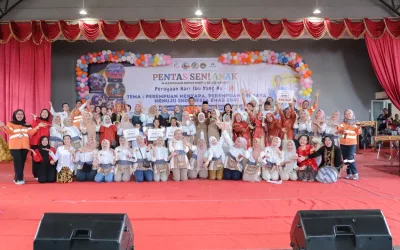 Children’s Brilliant Talents Shone at the Art Performance to Celebrate Mother’s Day 