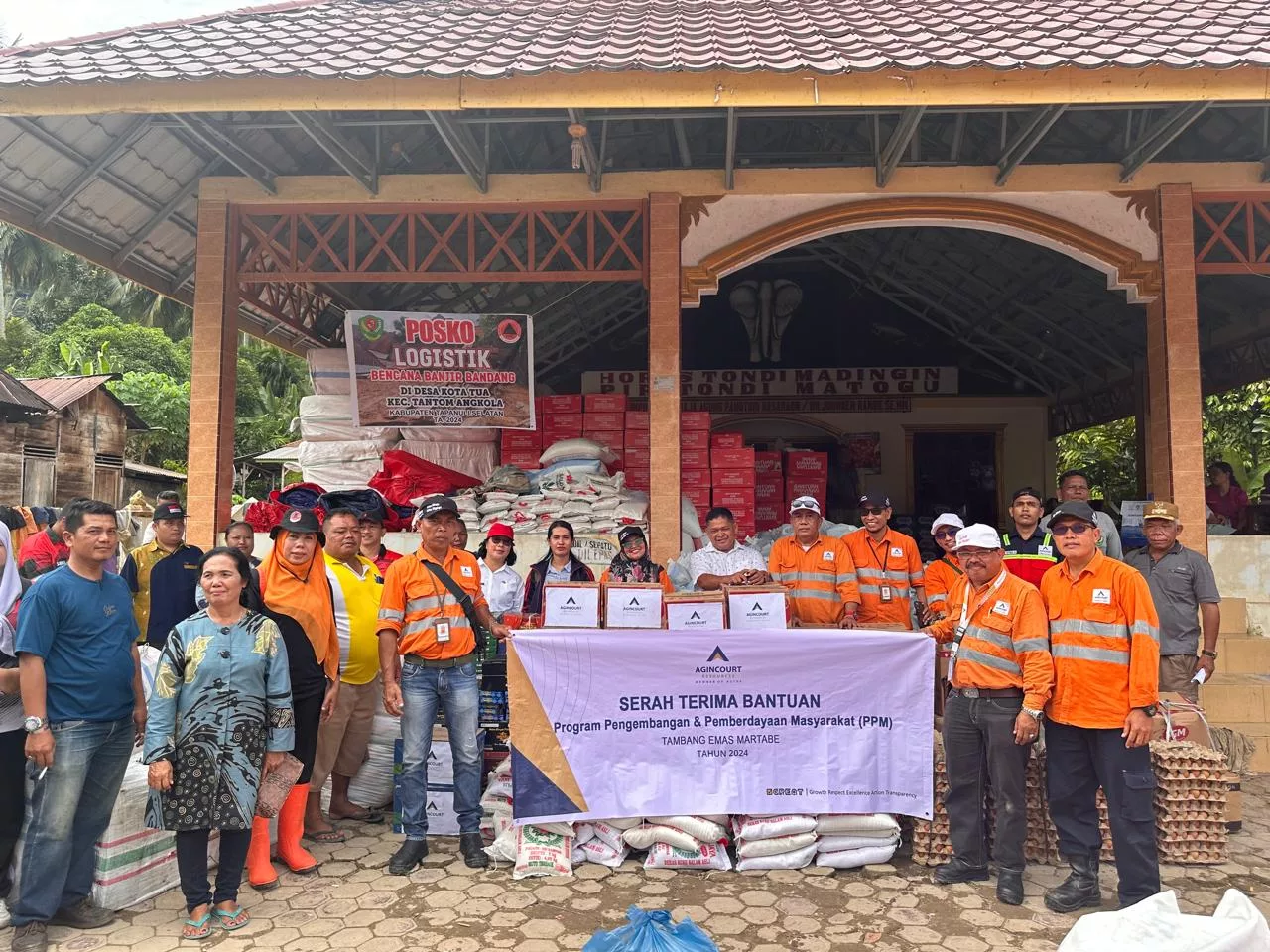 Flood-Ravaged Tano Tombangan Angkola Gets Emergency Aid