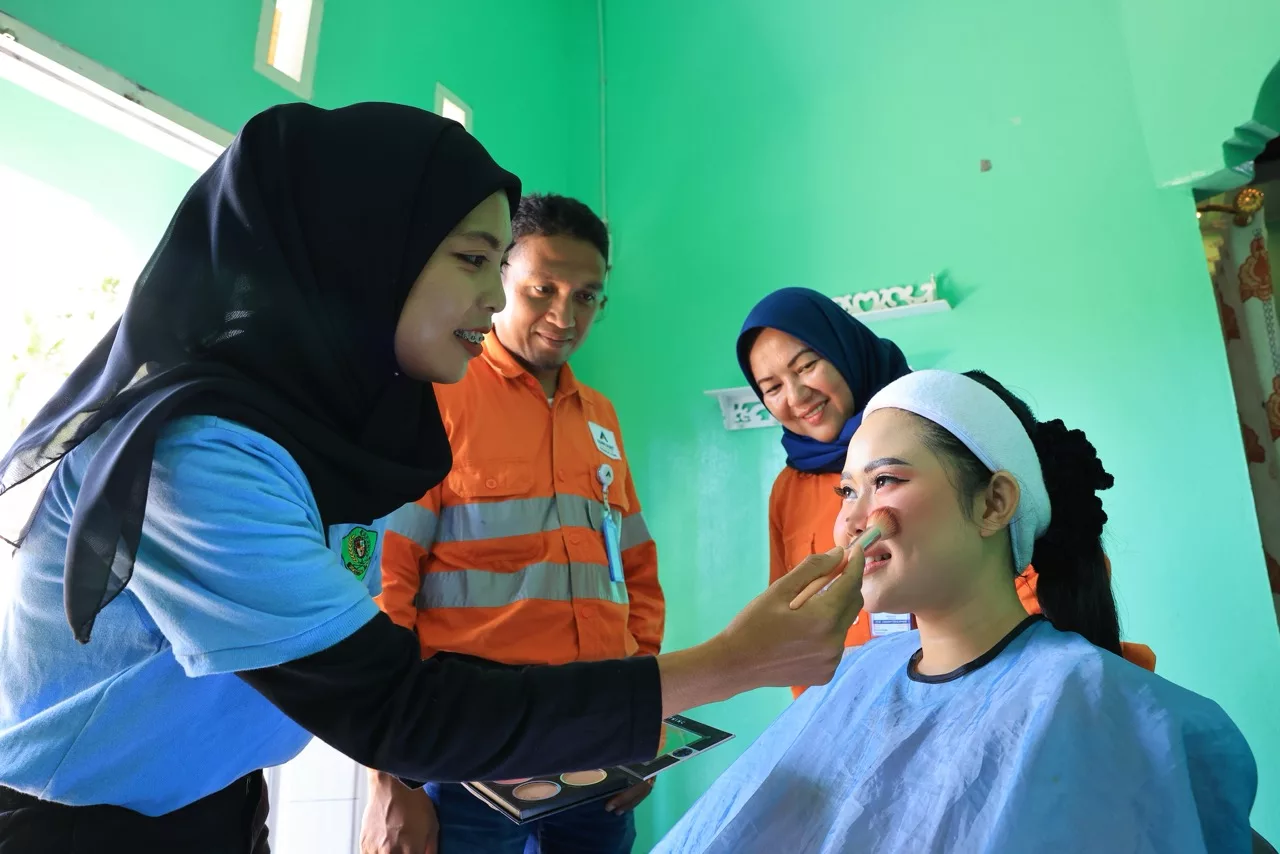 Equal Opportunities, Balanced Endeavours: Makeup Artistry as a Pathway for Batang Toru’s Youth