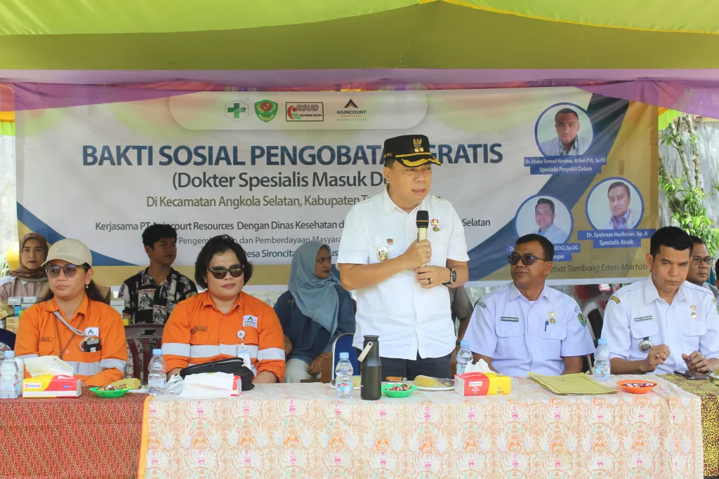 175-masyarakat-angkola-selatan-dapatkan-cek-kesehatan-gratis-dari-dokter-spesialis