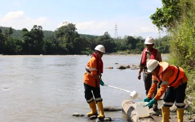Ensuring Processed Water Fulfilled Quality Standards, Joint Team Conducts Sampling from the Water Polishing Plant and Batang Toru River