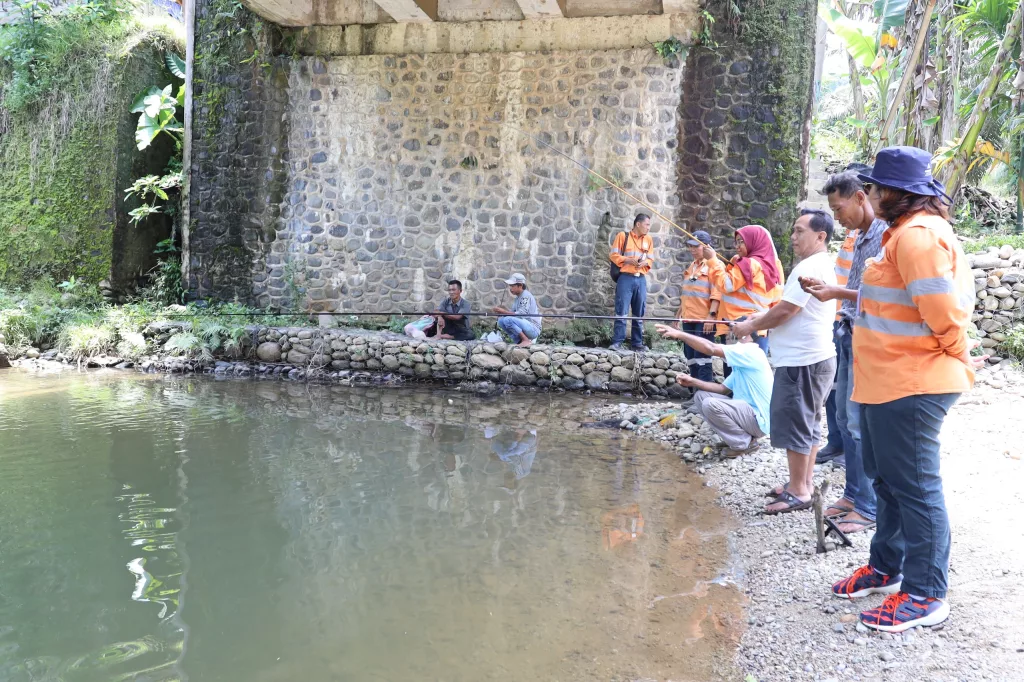 lubuk-larangan-rawat-tradisi-jaga-keanekaragaman-hayati