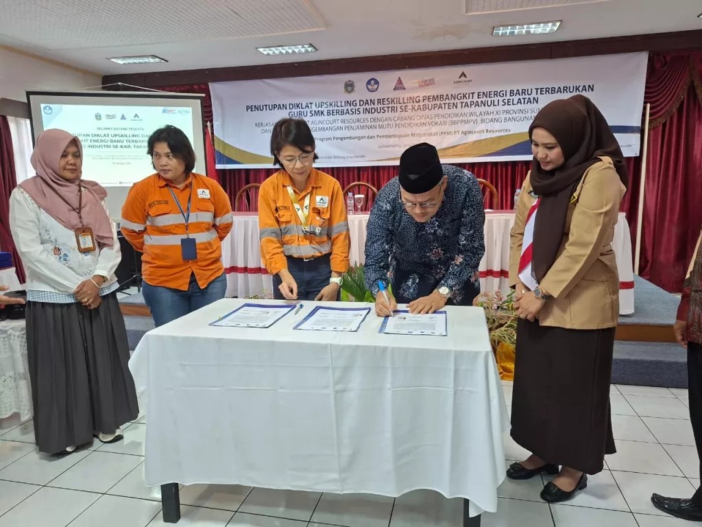 menyalakan-semangat-menguatkan-kapasitas-penutupan-diklat-upskilling-dan-reskilling-ebt-bagi-guru-smk 4