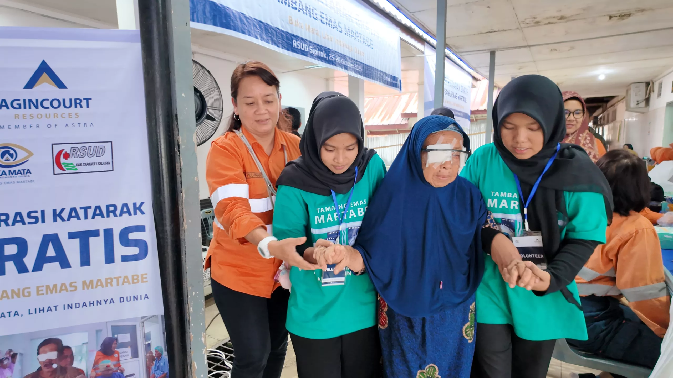 terang-kembali-menyapa-657-mata-lewat-operasi-katarak-gratis-tambang-emas-martabe