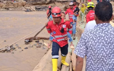 From Evacuation to Logistics for Isolated Areas, Agincourt Resources Assists 3,000 Affected Residents in South Tapanuli